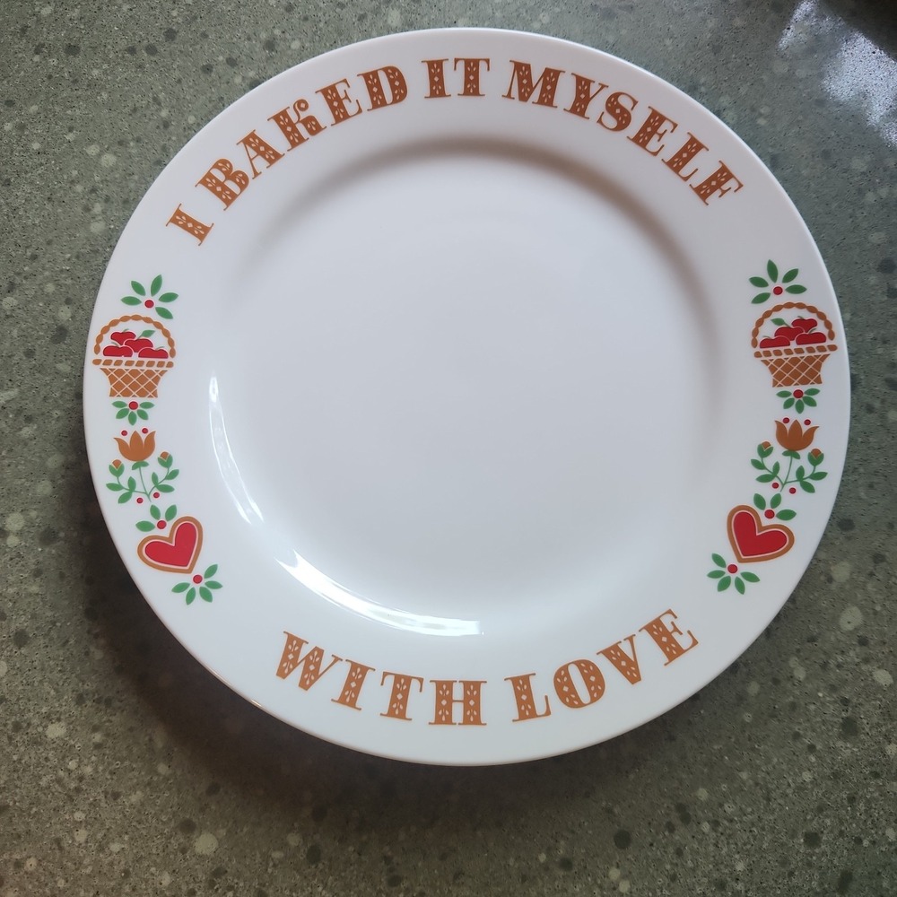 AVON Vintage 1982 Porcelain 9" Plate I BAKED IT MYSELF WITH LOVE